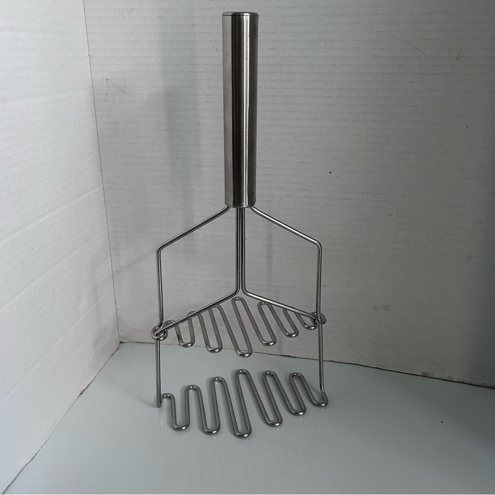 Double S-wire Stainless steel potato masher 13” tall 6” wide
